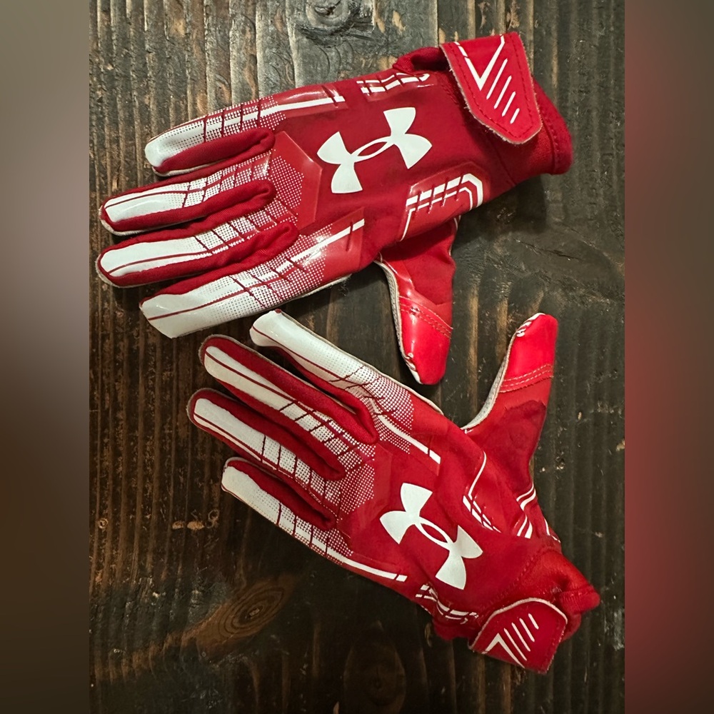 Pee wee football gloves ua